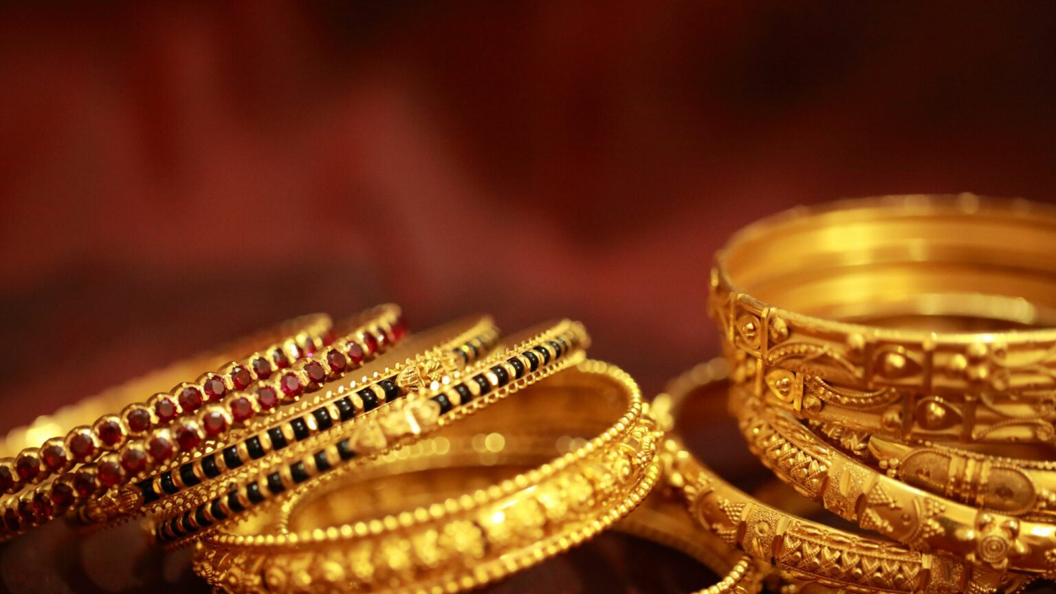 Decline in Gems and Jewellery Exports in June xr:d:dafgiln e8u:93,j:6073513864069997212,t:23112006
