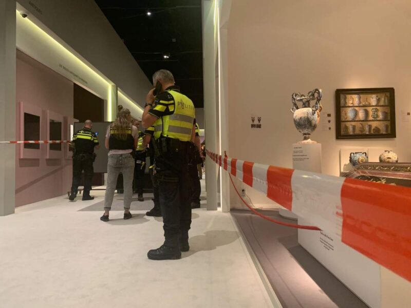 Police Search Belgian River for Clues in TEFAF Jewellery Heist tef